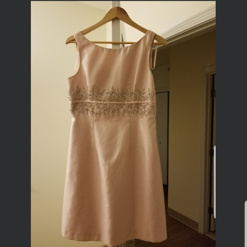 Short cocktail baby pink dress